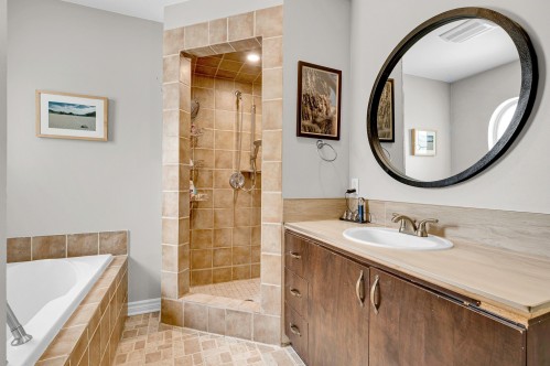 Salle de bains - 960 Ch. Du Belvédère, Sainte-Adèle, QC - Indoor Photo Showing Bathroom