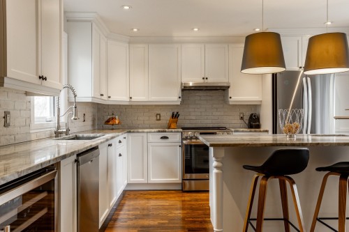 Kitchen - 248 Nassau Street, Beaconsfield, QC - Indoor Photo Showing Kitchen With Upgraded Kitchen