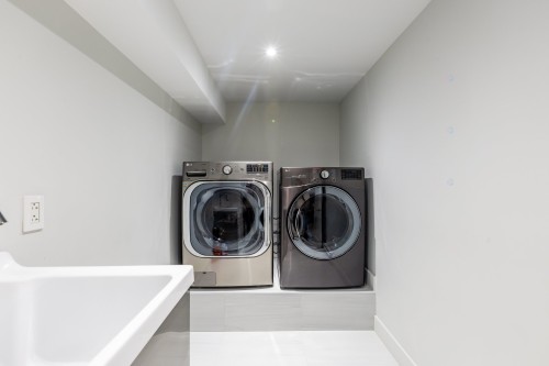 Laundry - 248 Nassau Street, Beaconsfield, QC - Indoor Photo Showing Laundry Room