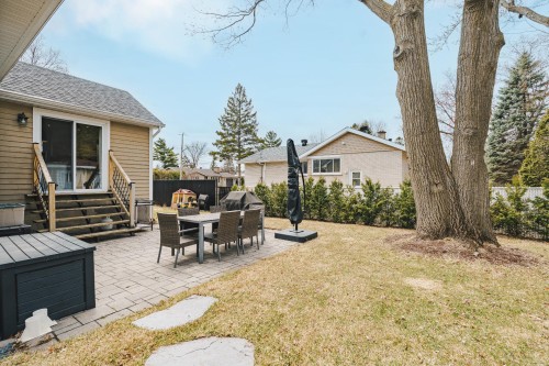 Courtyard - 248 Nassau Street, Beaconsfield, QC - Outdoor