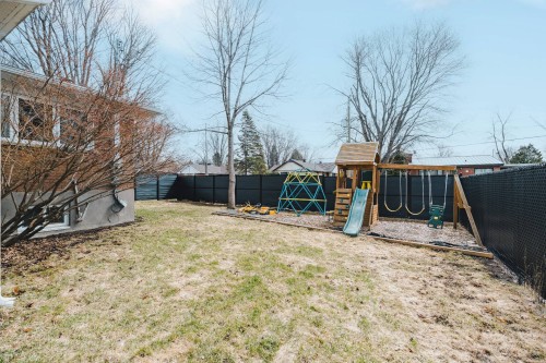 Courtyard - 248 Nassau Street, Beaconsfield, QC - Outdoor