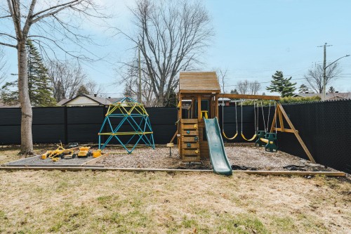 Courtyard - 248 Nassau Street, Beaconsfield, QC - Outdoor