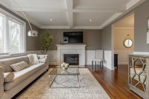 Living Room - 248 Nassau Street, Beaconsfield, QC - Indoor Photo Showing Living Room With Fireplace