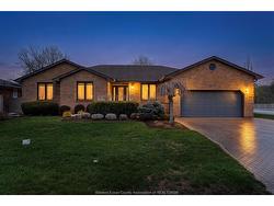 2098 EDGEMORE Avenue  Lasalle, ON N9H 2K1