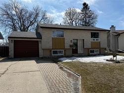 14 Martell CR  Winnipeg, MB R2P 0M6