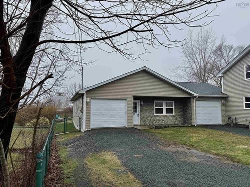 39 Irving Street  Dartmouth, NS B2W 1K1