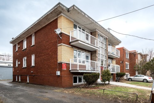 Entry - 2-59 Rue René-Philippe, Longueuil (Le Vieux-Longueuil), QC - Outdoor