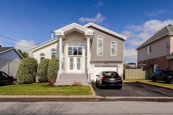 5146 Rue Nantel  Longueuil (Saint-Hubert), QC J3Y 2Y4