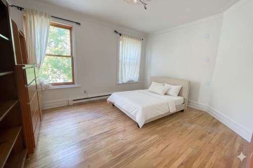 Chambre à coucher - 346 Rue Gilford, Montréal (Le Plateau-Mont-Royal), QC - Indoor Photo Showing Bedroom