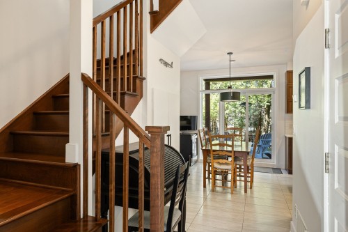 Staircase - 97 Av. De L'Hôtel-De-Ville, Bromont, QC - Indoor Photo Showing Other Room