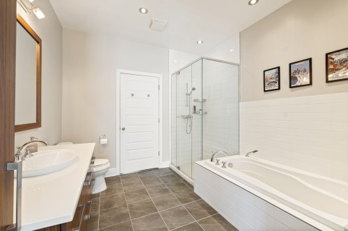 Bathroom - 97 Av. De L'Hôtel-De-Ville, Bromont, QC - Indoor Photo Showing Bathroom