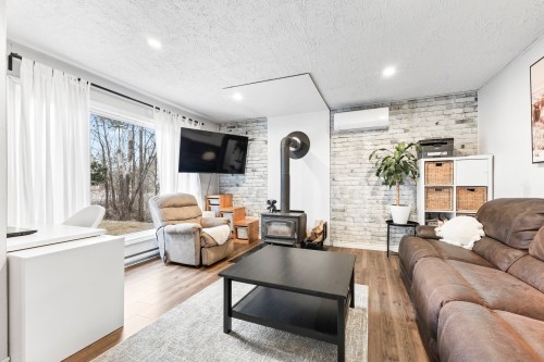 Living Room - 534 Ch. St-Emmanuel, Saint-Clet, QC - Indoor Photo Showing Living Room