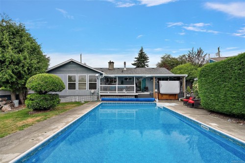 1573 Charlotte St, Crofton, BC 