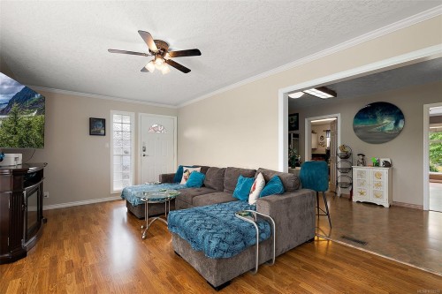 1573 Charlotte St, Crofton, BC 