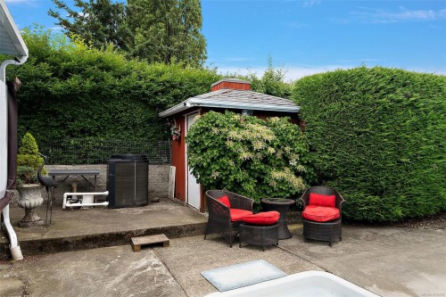1573 Charlotte St, Crofton, BC 