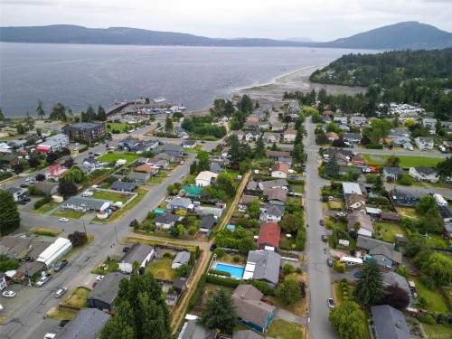 1573 Charlotte St, Crofton, BC 