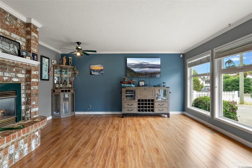 1573 Charlotte St, Crofton, BC 