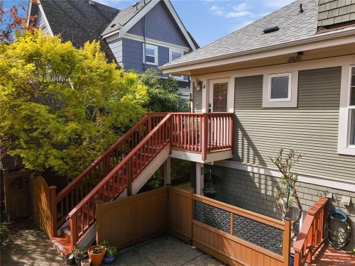 4-2109 Chambers St, Victoria, BC - Outdoor With Exterior