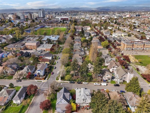 4-2109 Chambers St, Victoria, BC - Outdoor With View
