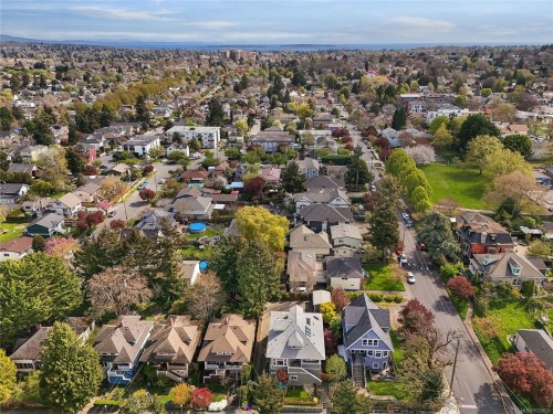 4-2109 Chambers St, Victoria, BC - Outdoor With View