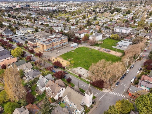 4-2109 Chambers St, Victoria, BC - Outdoor With View