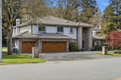1032 Valewood Trail Saanich, BC V8X 5G7