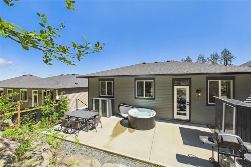 920 Craig Rd, Ladysmith, BC 