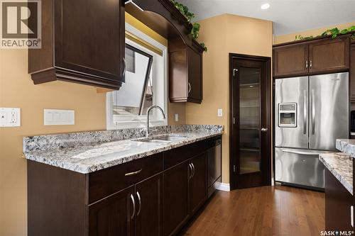 4813 Upson Road, Regina, SK - Indoor Photo Showing Kitchen