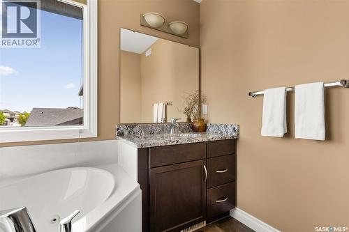 4813 Upson Road, Regina, SK - Indoor Photo Showing Bathroom