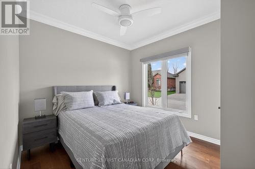 1307 Sandy Somerville Drive, London South (South A), ON - Indoor Photo Showing Bedroom