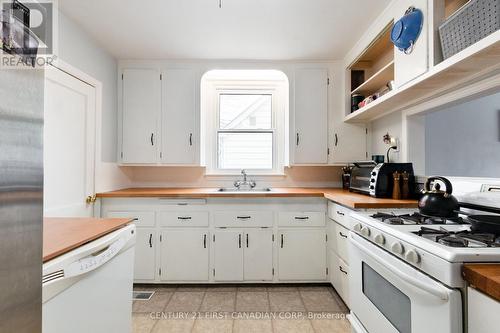 65 First Avenue, St. Thomas, ON - Indoor Photo Showing Kitchen