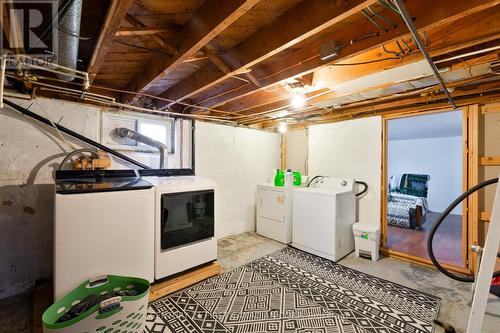 65 First Avenue, St. Thomas, ON - Indoor Photo Showing Laundry Room