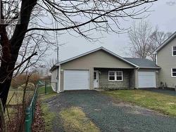 39 Irving Street  Dartmouth, NS B2W 1K1