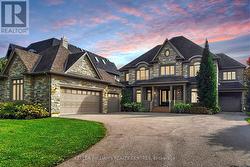 33 MAPLE GROVE AVENUE  Richmond Hill, ON L4E 2V1