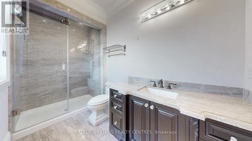 33 Maple Grove Avenue, Richmond Hill, ON - Indoor Photo Showing Bathroom
