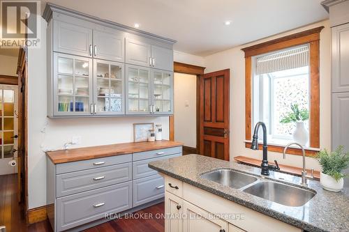 207 Waterloo Street N, Cambridge, ON - Indoor Photo Showing Kitchen With Double Sink