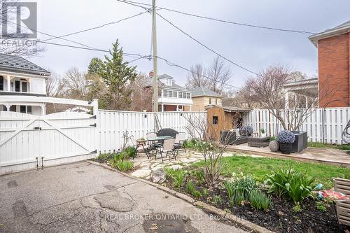 207 Waterloo Street N, Cambridge, ON - Outdoor