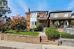 52 HEYDON PARK ROAD  Toronto, ON M6J 2C8