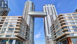 931 - 15 ICEBOAT TERRACE Toronto, ON M5V 4A5