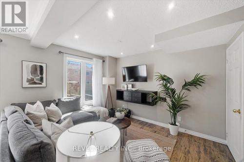 87 Thorp Crescent, Ajax, ON - Indoor Photo Showing Living Room