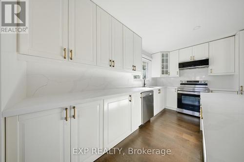 669 Geneva Park Drive, Burlington, ON - Indoor Photo Showing Kitchen