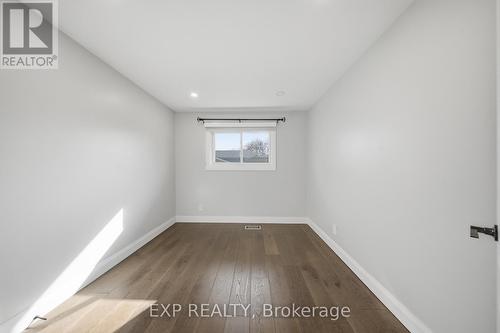 669 Geneva Park Drive, Burlington, ON - Indoor Photo Showing Other Room