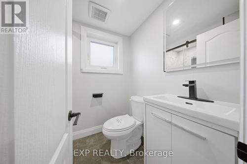669 Geneva Park Drive, Burlington, ON - Indoor Photo Showing Bathroom