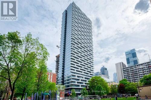 3609 - 85 WOOD STREET  Toronto, ON M4Y 0E8
