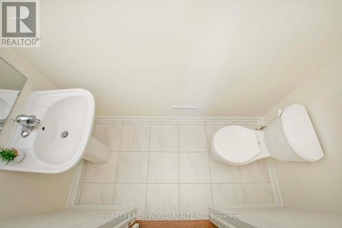 1864 Irish Moss Square, Pickering, ON - Indoor Photo Showing Bathroom