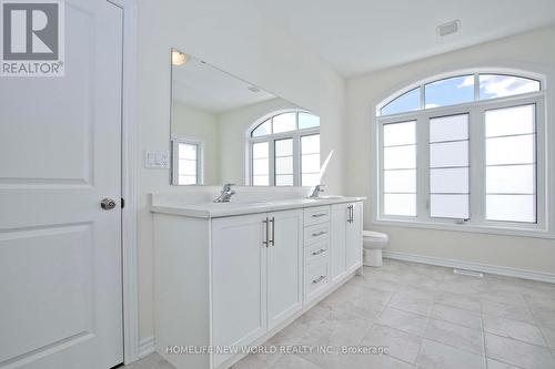 1864 Irish Moss Square, Pickering, ON - Indoor