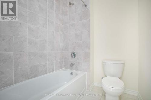 1864 Irish Moss Square, Pickering, ON - Indoor Photo Showing Bathroom