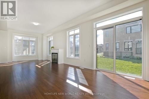 1864 Irish Moss Square, Pickering, ON - Indoor