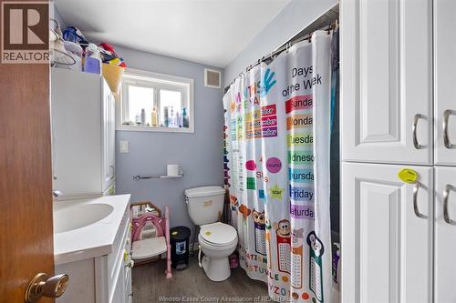 1361 Albert, Windsor, ON - Indoor Photo Showing Bathroom
