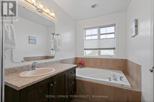 Primary En-Suite - 173 West Village Private, Ottawa, ON - Indoor Photo Showing Bathroom